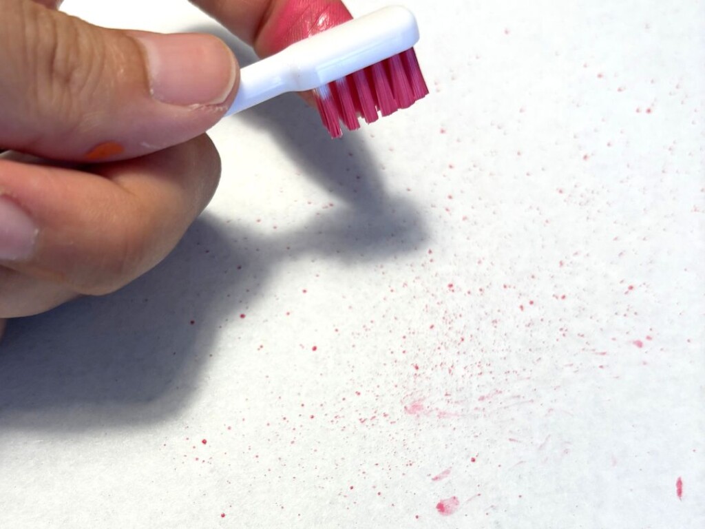歯ブラシでスパッタリング