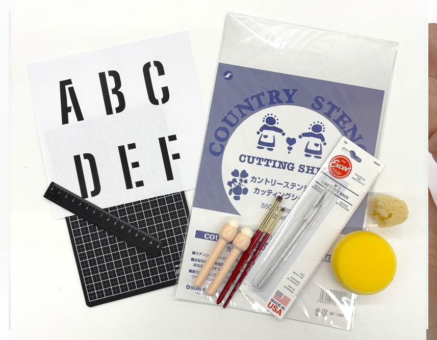 ステンシルシート作りに必要な道具